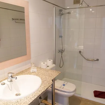 Otel Cala Nova 3*